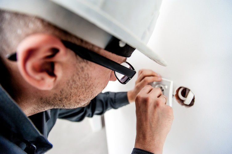 Obsługa elektryczna firm i instytucji