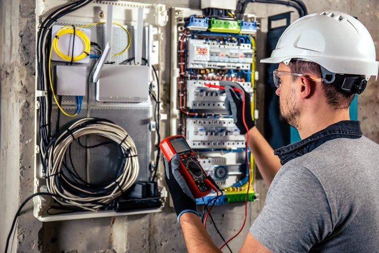 Usługi serwisowe wykonywane przez elektryka